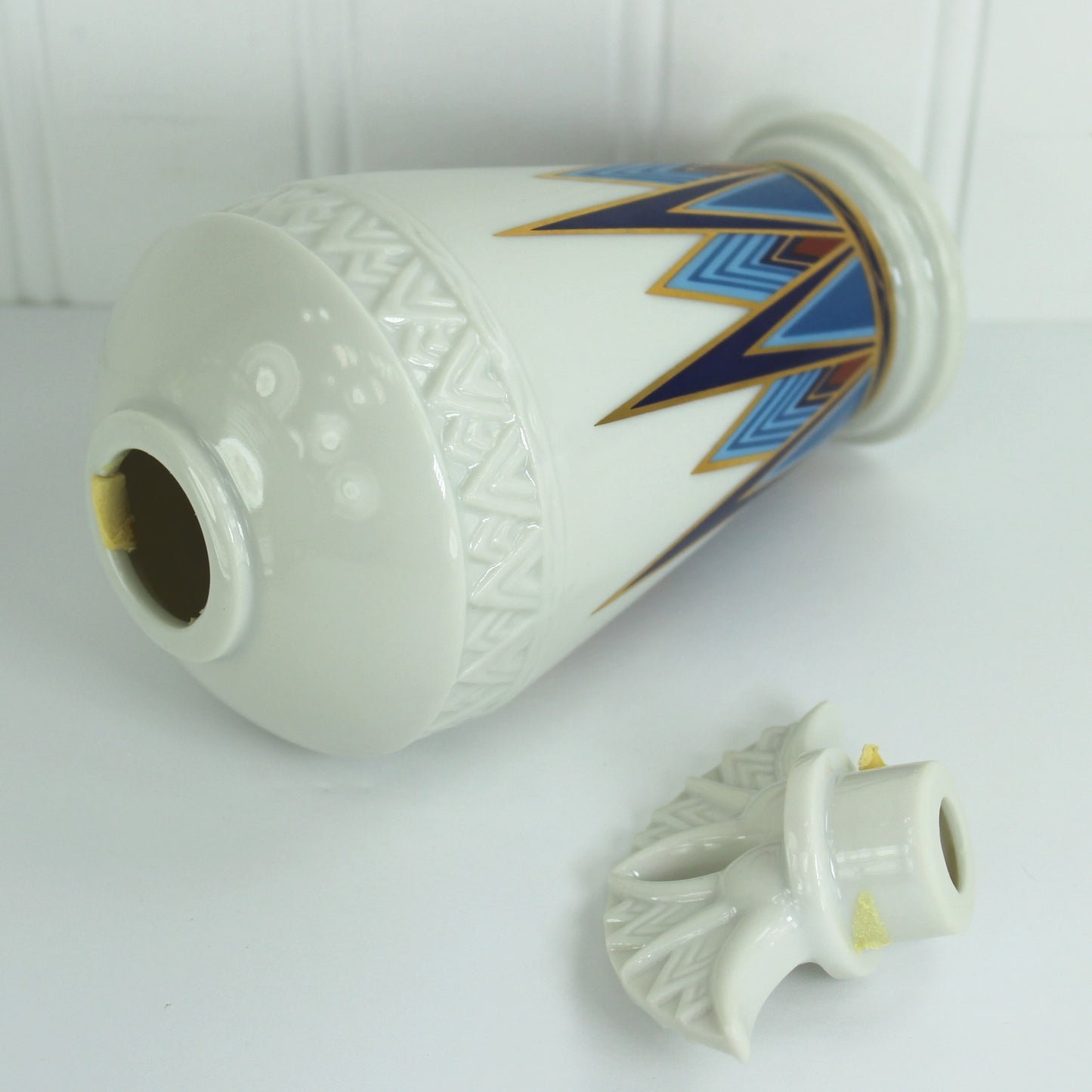 Vintage 1982 Treasures of Pharoahs Eliz Arden Collection Royal Pyramid Vase Egypt jar with stopper perfume lotion