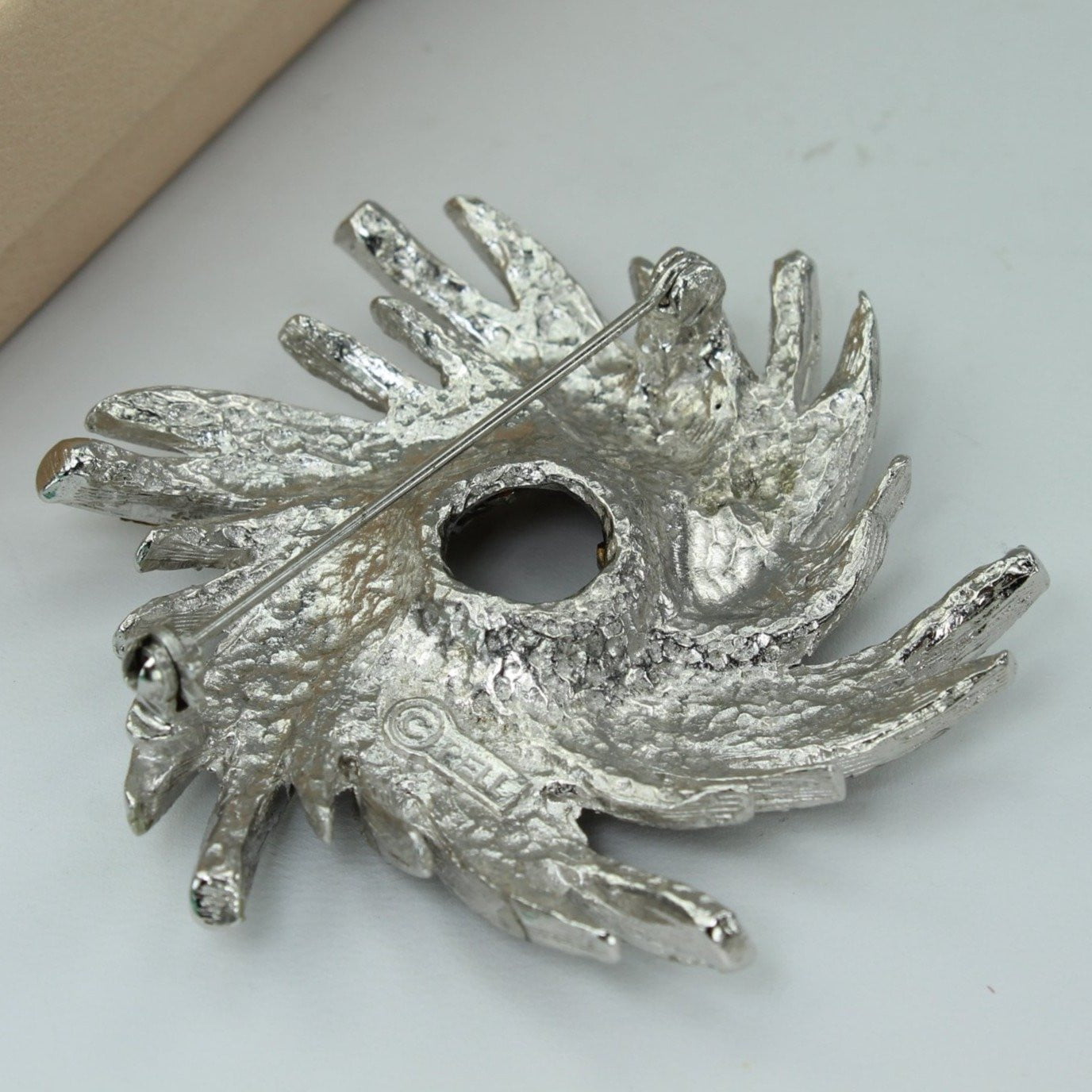PELL Rhinestone Pin Brilliant Large Star in Flight Baguettes Roounds 2 1/4" collectible