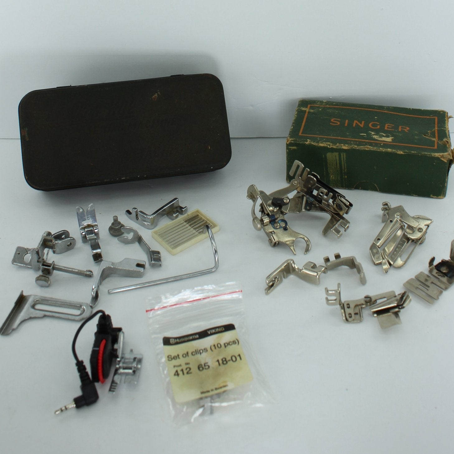 Huge Lot Vintage Sewing Machine Attachments Bobbins Singer Simanco Greist Husqvarna singer accessories feet
