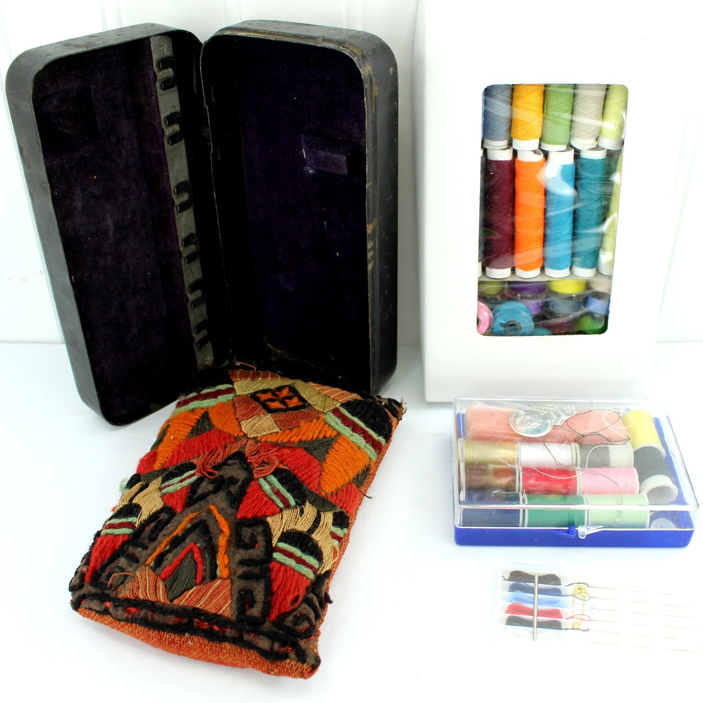 Collection Sewing Kits Advertising Seagrams 7 Hotels Box Thread & Bobbins Accessories pin cushion crewel embroidery