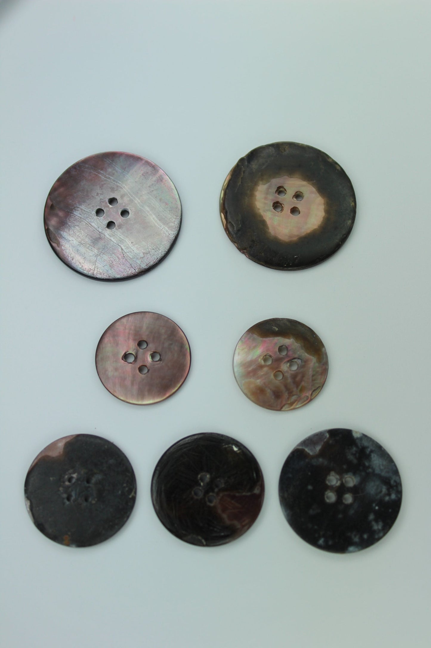 Collection Vintage Buttons Grey Natural Pearl Lot 7 Buttons opalescent
