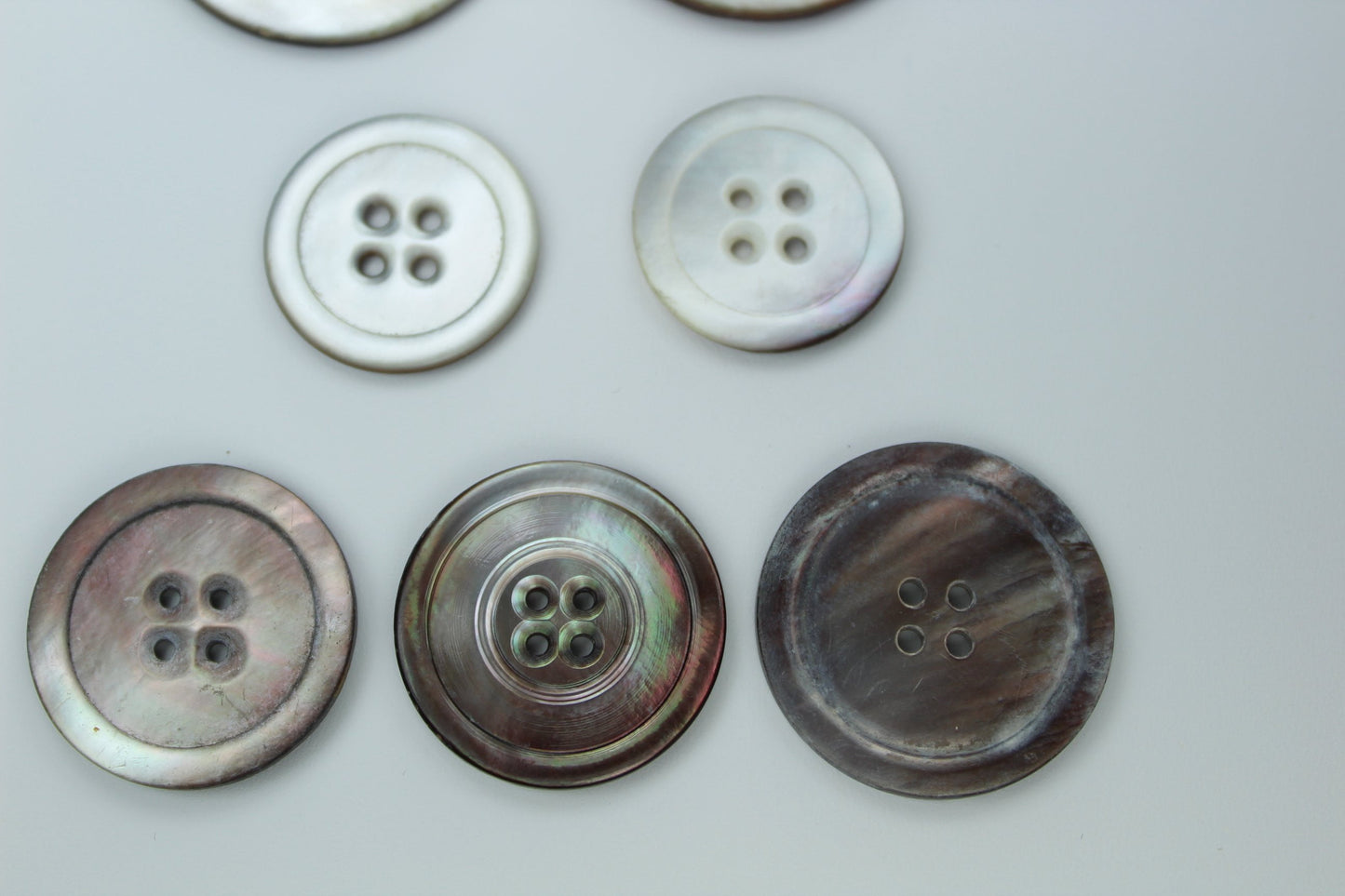 Collection Vintage Buttons Grey Natural Pearl Lot 7 Buttons iridescent