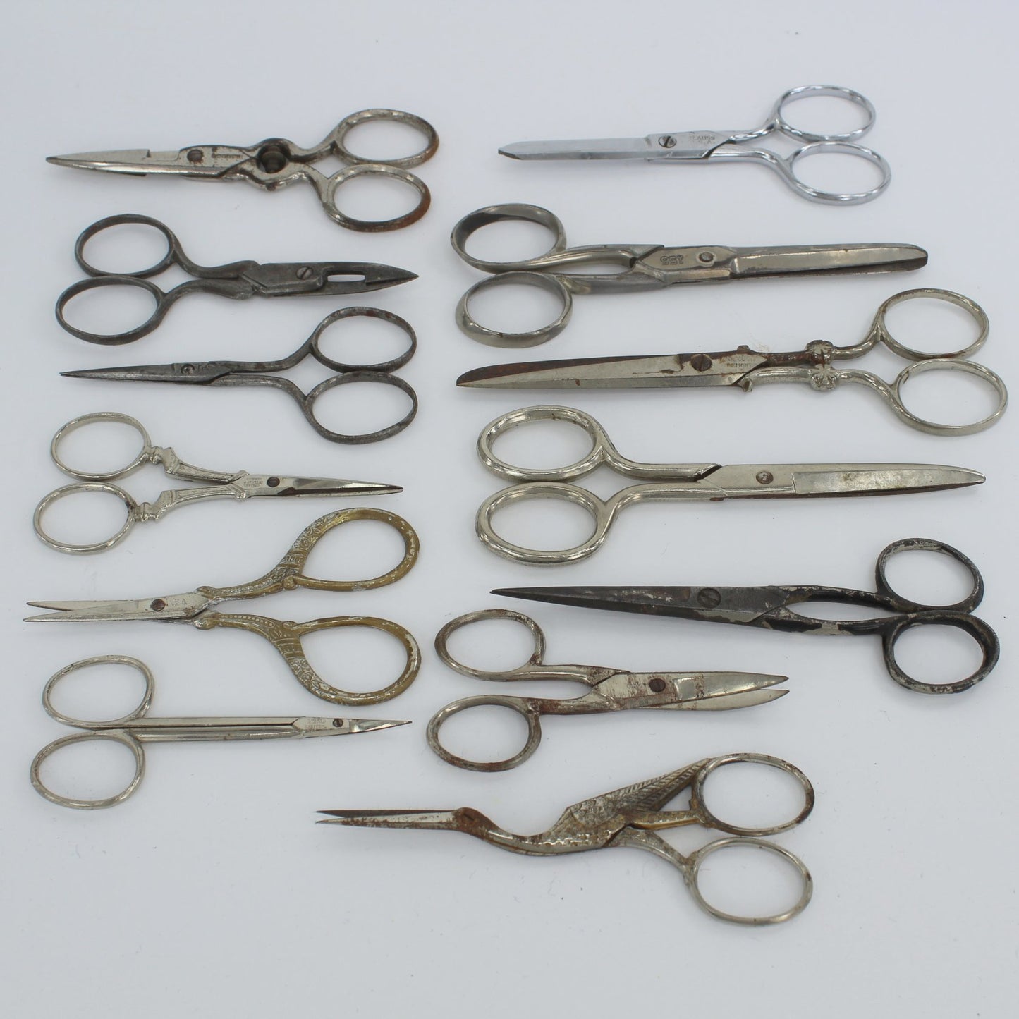 Collection Lot 25 Pairs Scissors Pinking Shears Buttonhole Scissors Embroidery Dressmaker Wiss Griffon Garland Clauss Erie Cut stork scissors