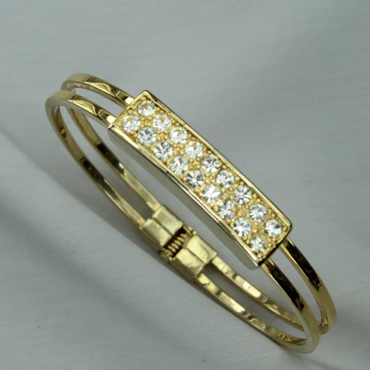 Brilliant Crystal Bracelet Double Oval Gold Tone Modern Design swarovski