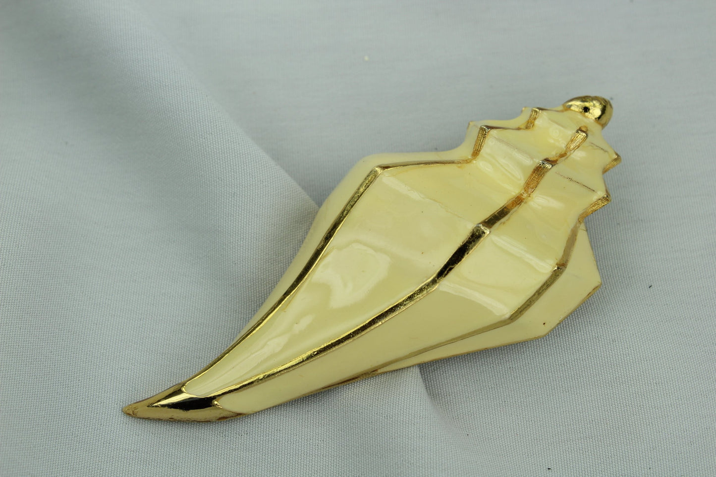 BOUCHER Pin Pendant - Cream Enamel Shell Signed Numbered Gold