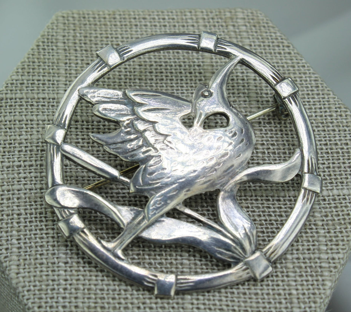 Vintage Antique Pin BRKS Sterling Crane Detail Dimensional nouveau