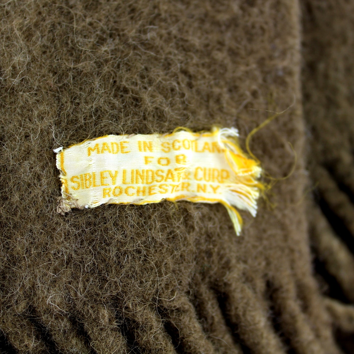 Sibley Lindsay Curr Rochester NY Wool Throw Blanket Very Heavy Reversible Brown Plaid to Solid orig ribbon tag scotland