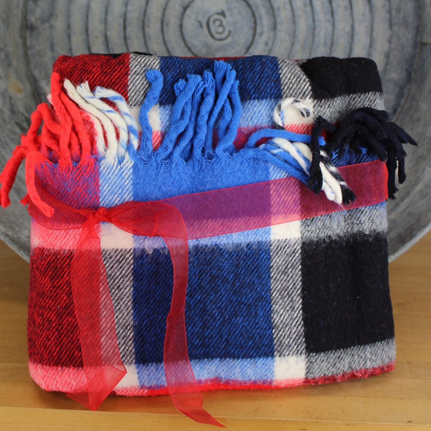 Faribo Acrylic Throw Fluff Loomed All Season Red White Blue Plaid 52" X 60"