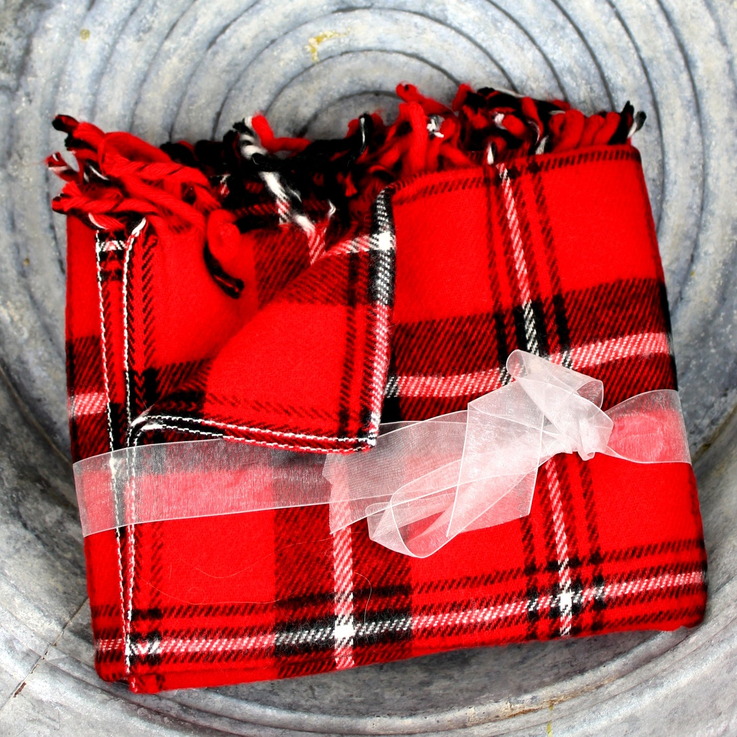 Faribo Acrylic Throw Classic Red Black Plaid 54" by 40" USA