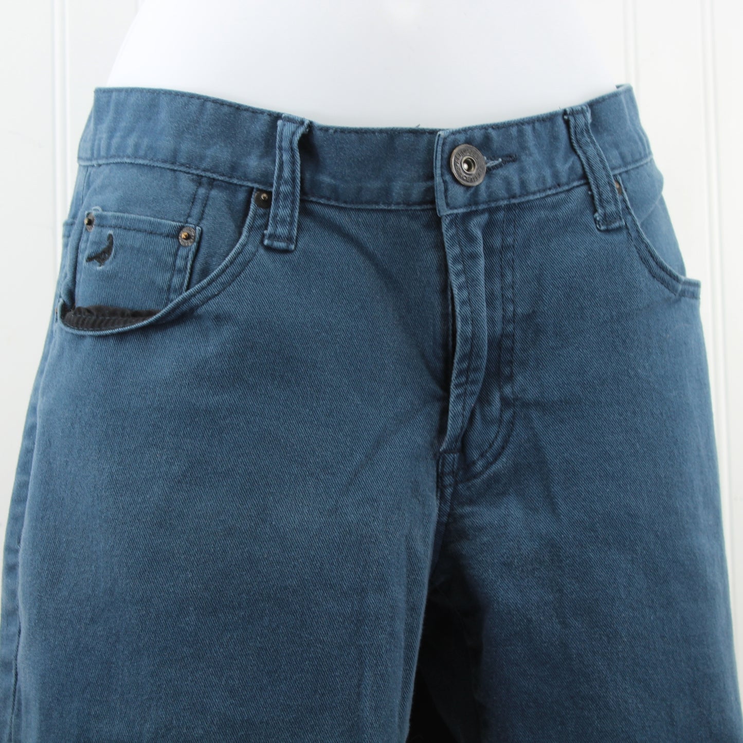 Aeropostale Bowery Vintage Slim Straight Jeans Blue Cotton 98% Spandex 2% Size 32/34 great shade of blue