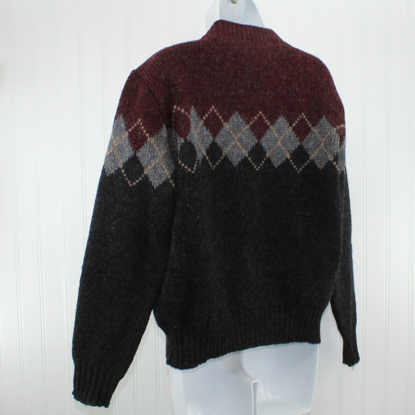 Pendleton Pullover Sweater Jumper Wool Maroon Grey Argyle Pattern - Size 36 body black with maroon grey argyle pattern used