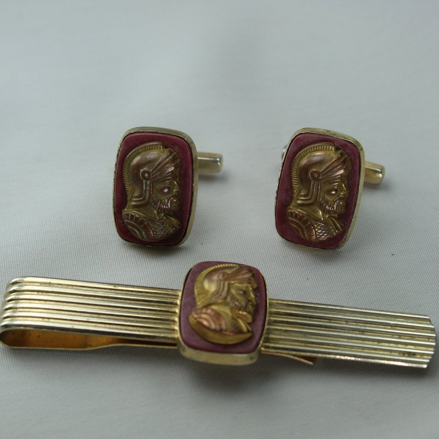 Vintage Tie Bar Cufflinks Set Goldtone Conquistadors 1950s