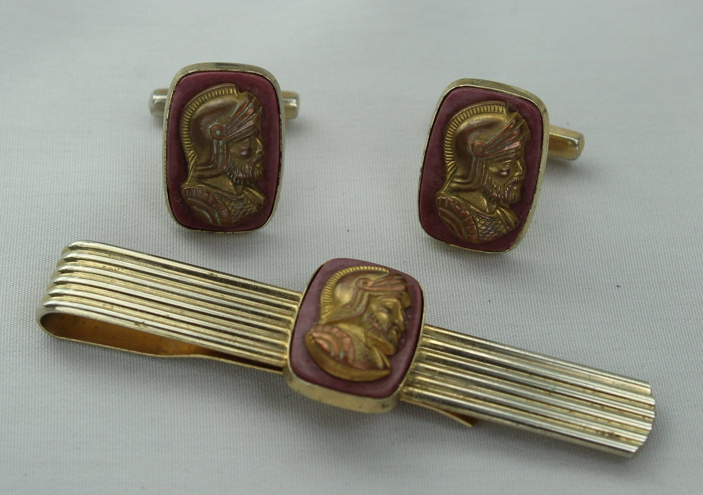 Vintage Tie Bar Cufflinks Set Goldtone Conquistadors 1950s 1960s
