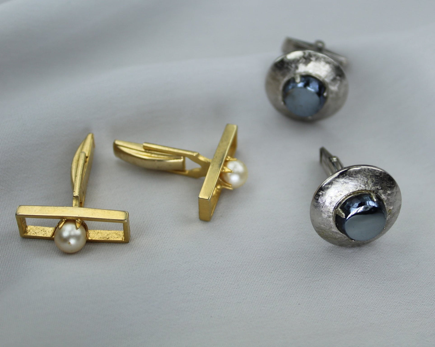 Vintage Cuff Links 2 pair Collection Goldtone Pearl Silver Black lot
