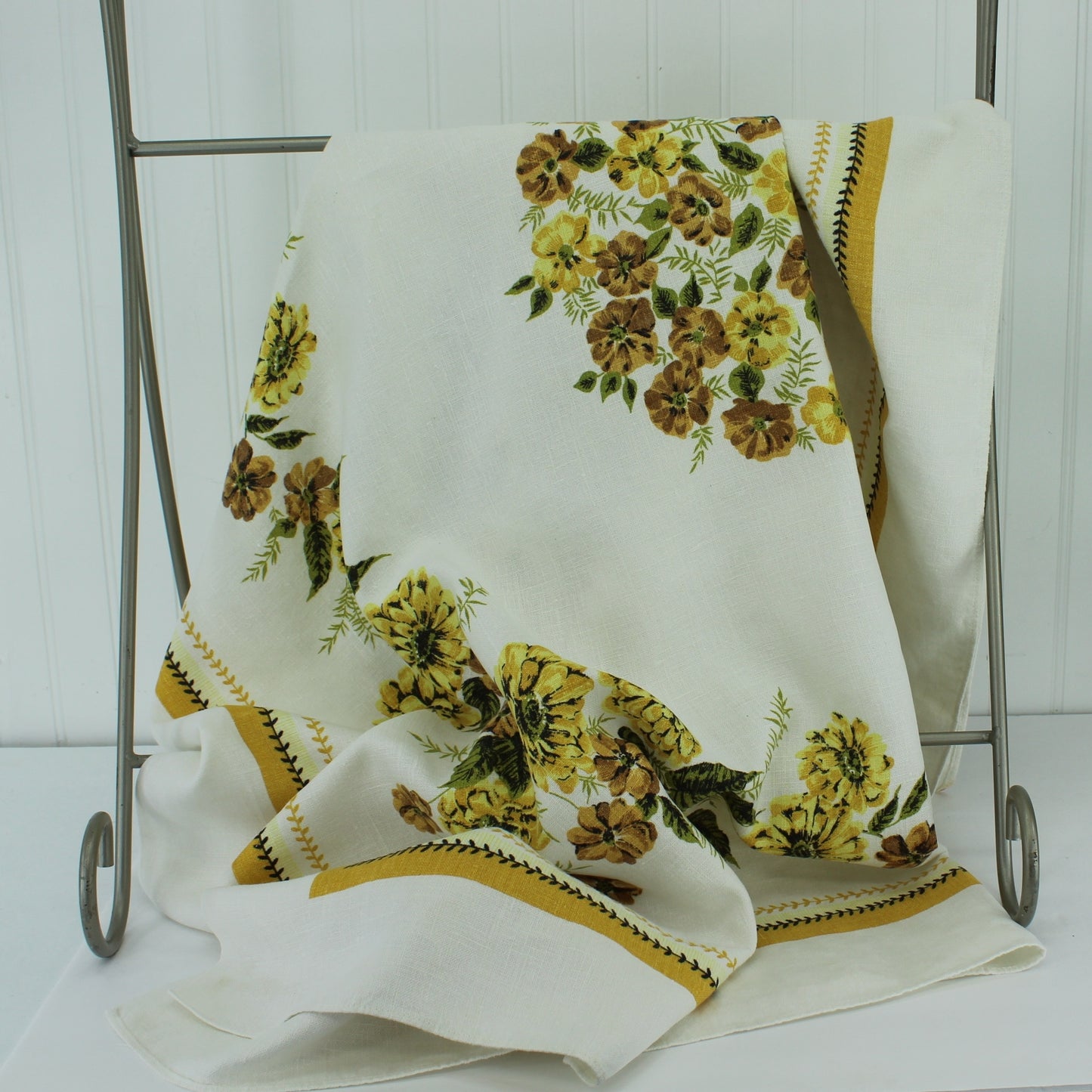 Mid Century Tablecloth White Linen Sunny Yellow Florals with Accent Borders