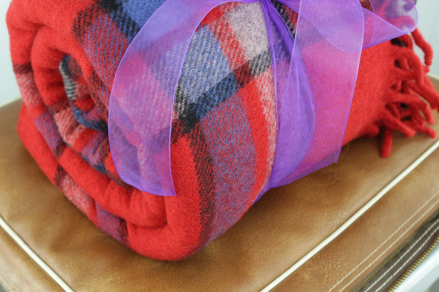 Faribo Wool Vintage Stadium Blanket with Carrier Vintage Red Plaid Fluff Loomed orig tag