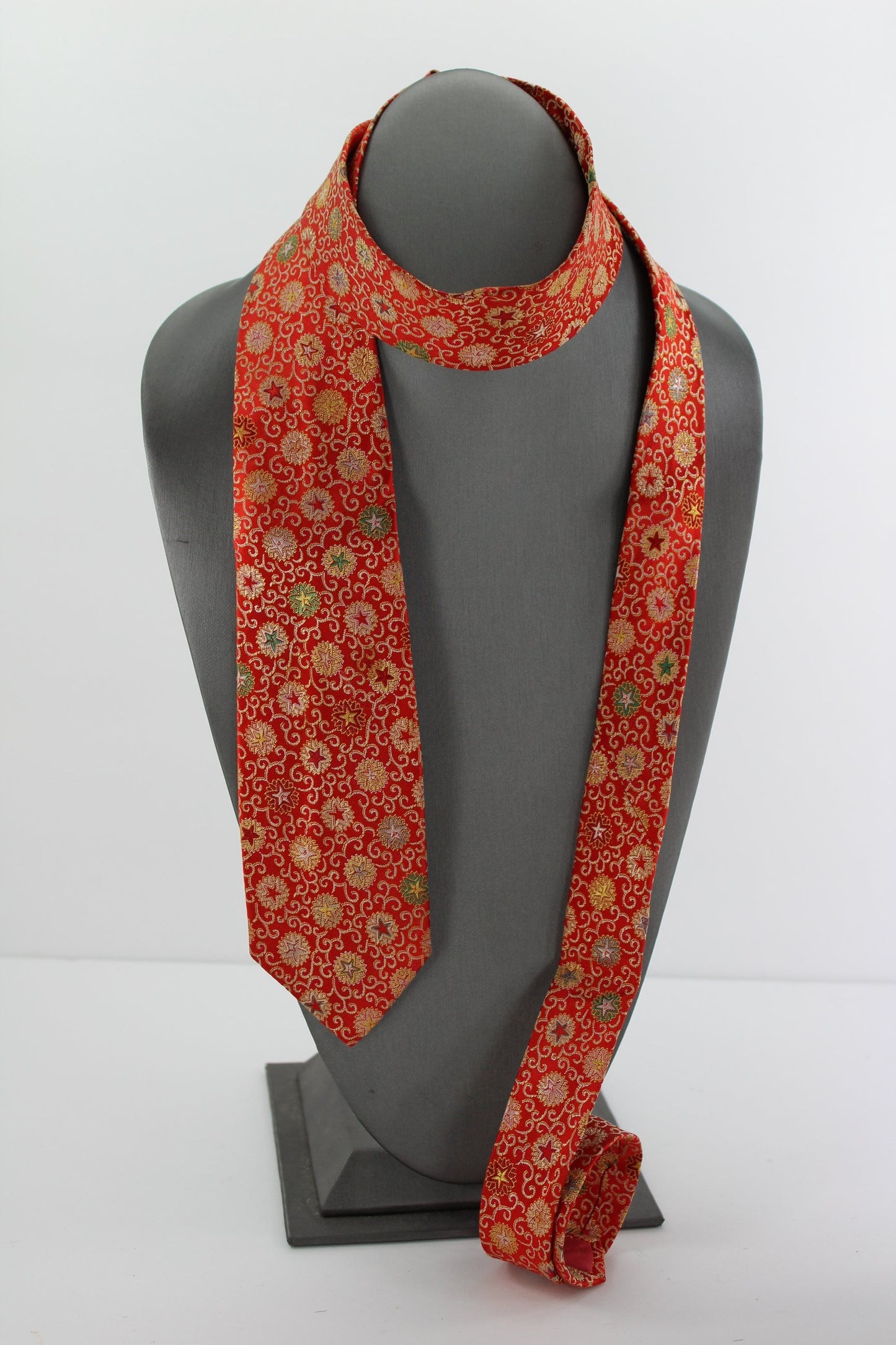 Vintage Necktie Necktie Top Style Tokyo Japan Silk Red Starburst rare find