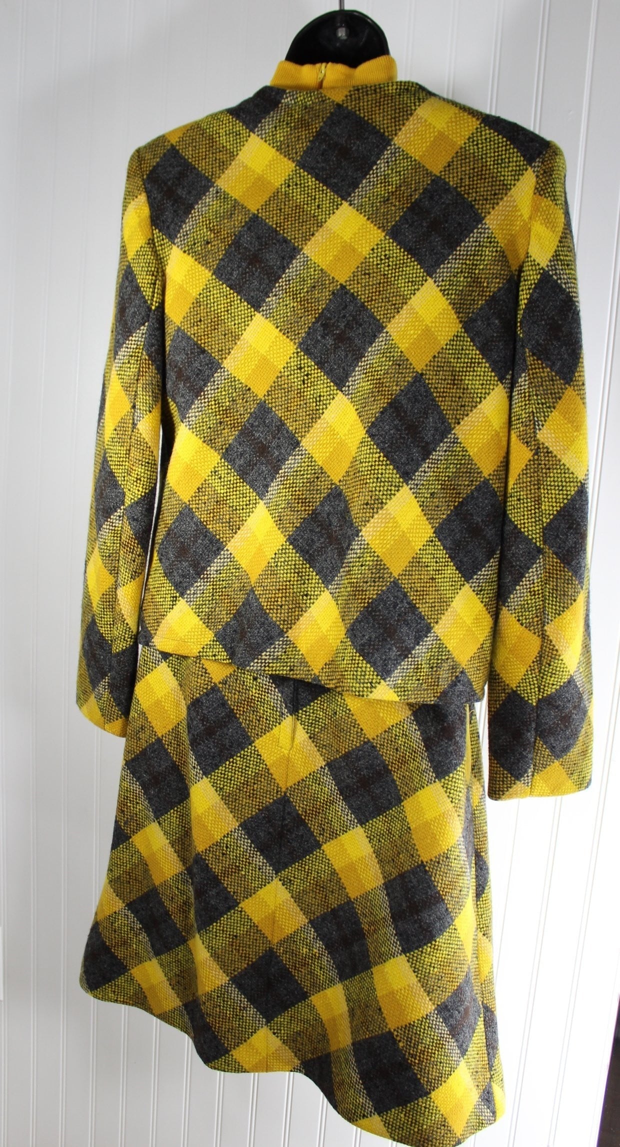 COUNTRY SET Vintage 1980s Evan Picone Fashion Wool Suit Charcoal Gold 3 Piece fall spring