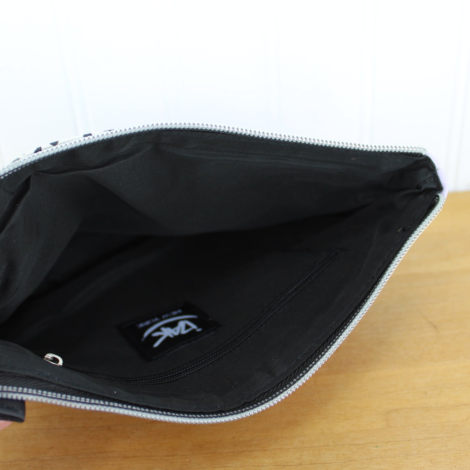 IZAK New York Wristlet Purse Paris in Rain Lavender Black clean no stains