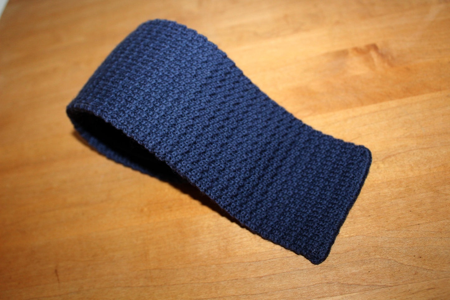 Rooster Rufflernit Necktie - Vintage 1970s Woodward Lothrop - Navy Blue Square Ends graduated width for tying