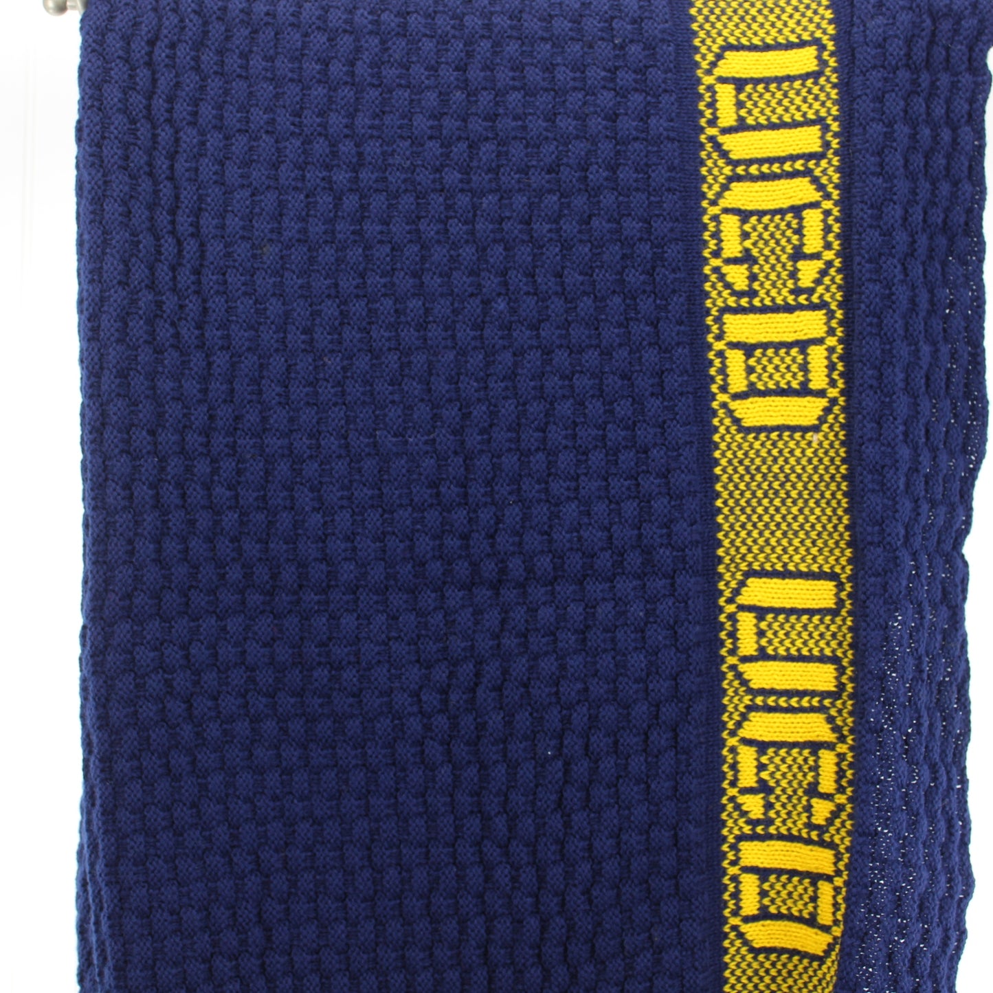 UCD UC Davis Wolf & Sons Vintage Acrylic Sweater Knit Stadium Blanket Made Cincinnati USA vibrant intact blanket