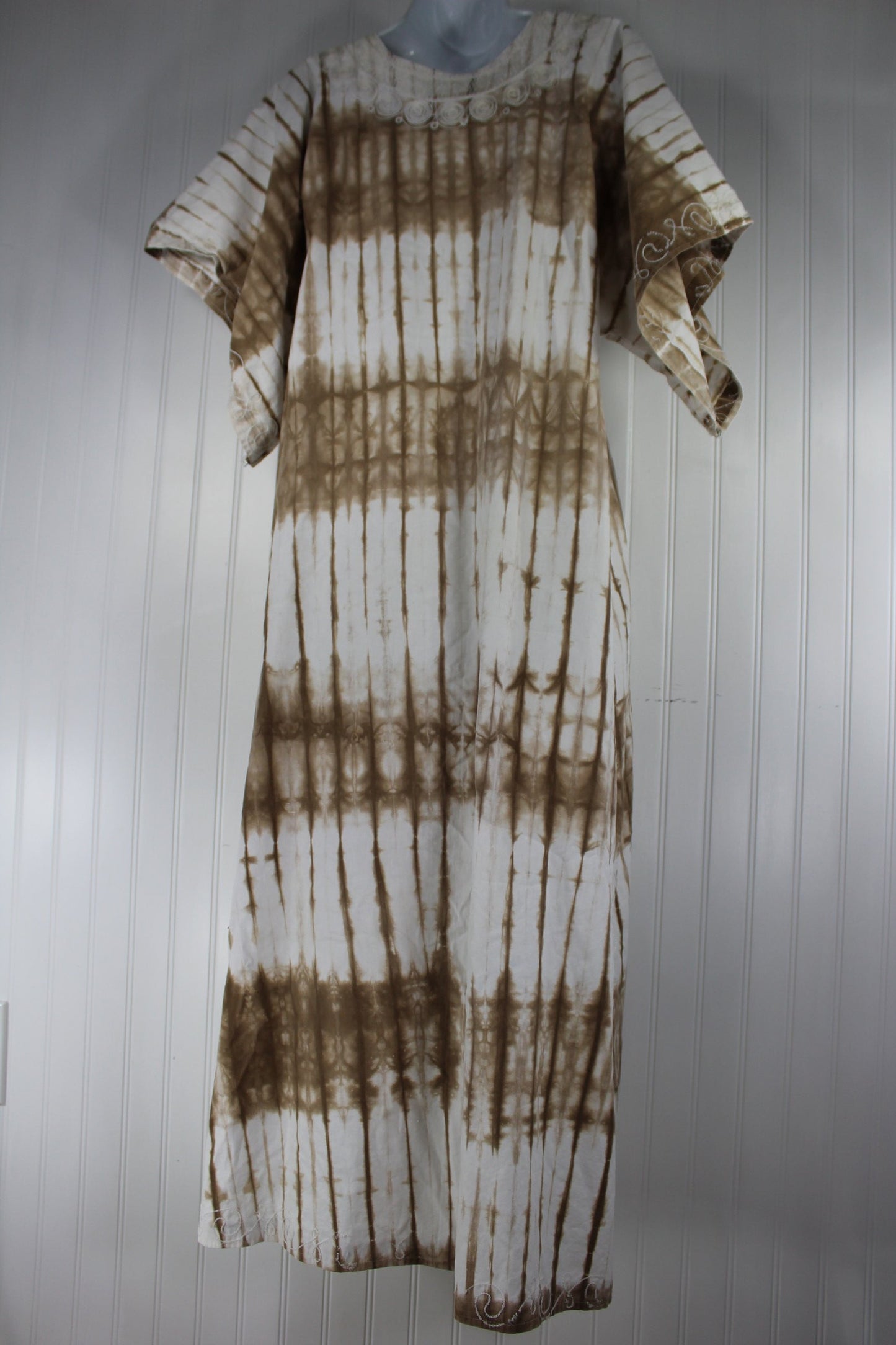 Vintage 1980s Africa Long Dress Lounge Nigeria Embroidered Dyed Cocoa White lounger