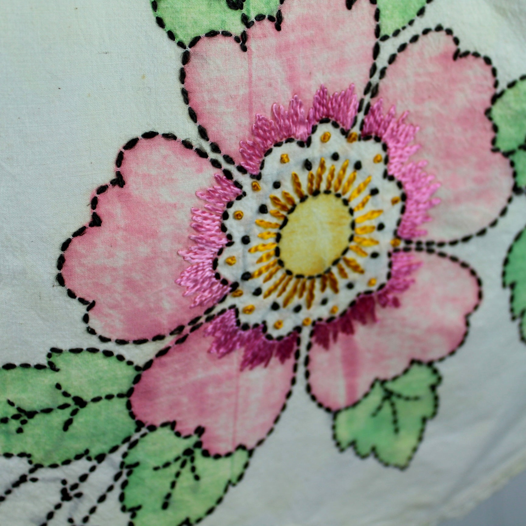 Kitchen Bib Apron 1940s Embroidered Painted Flowers Butterfly criss cross strap tie