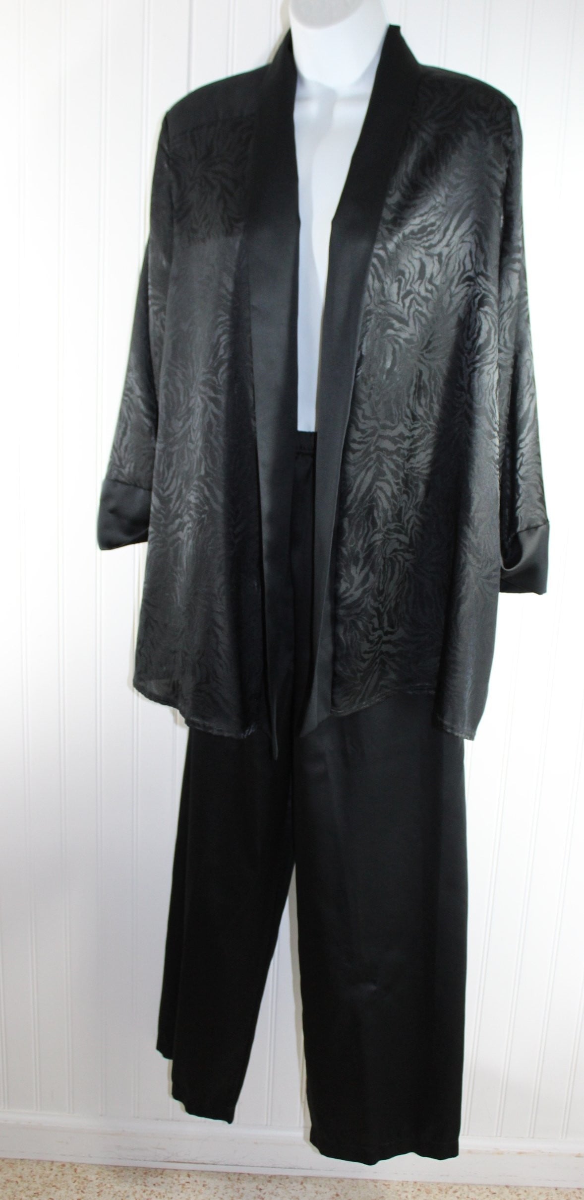 La Vie En Rose Vintage Lounge Pajama Suit - Papillon Canada - Sensual Black tie waist