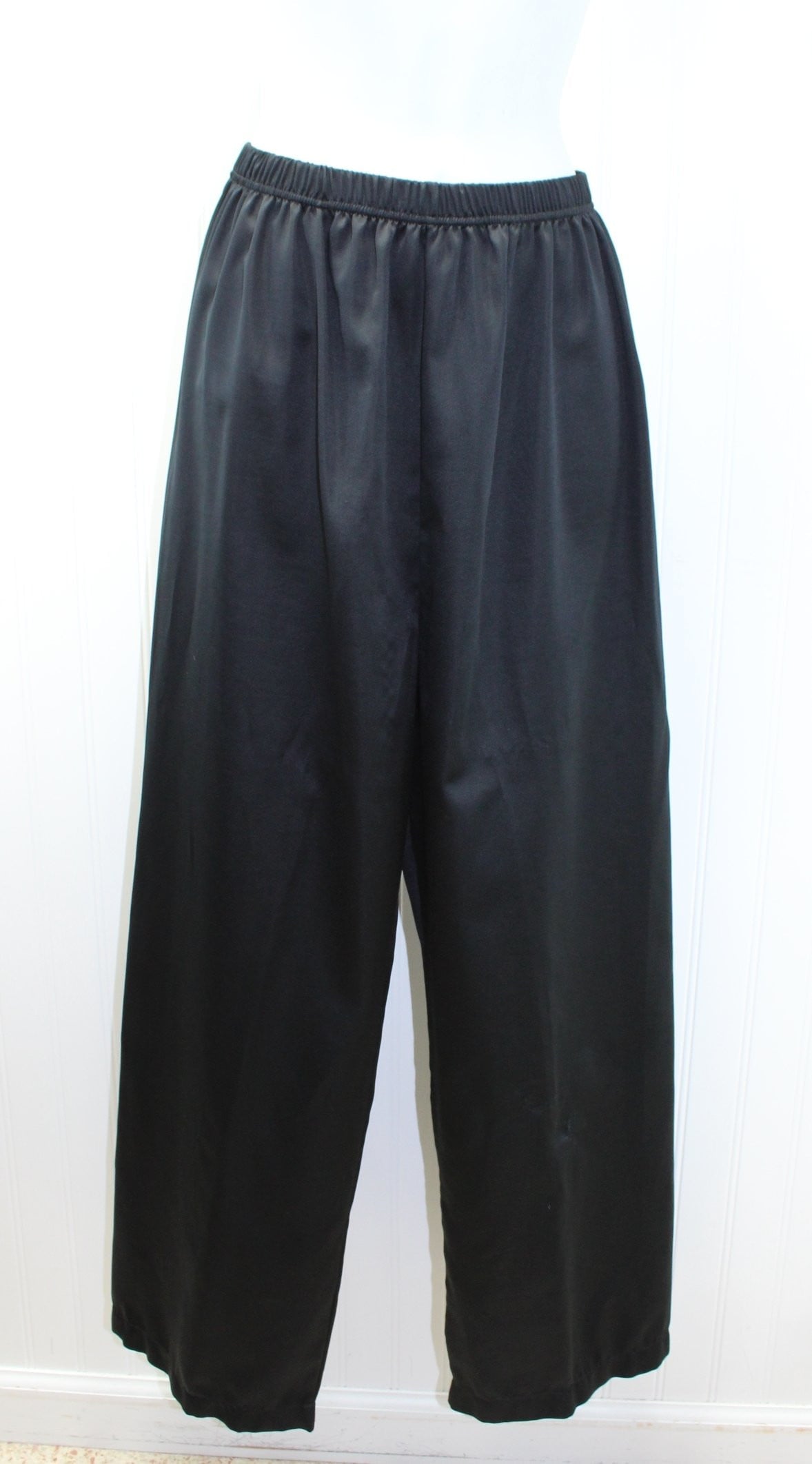 La Vie En Rose Vintage Lounge Pajama Suit - Papillon Canada - Sensual Black elastic waist pants