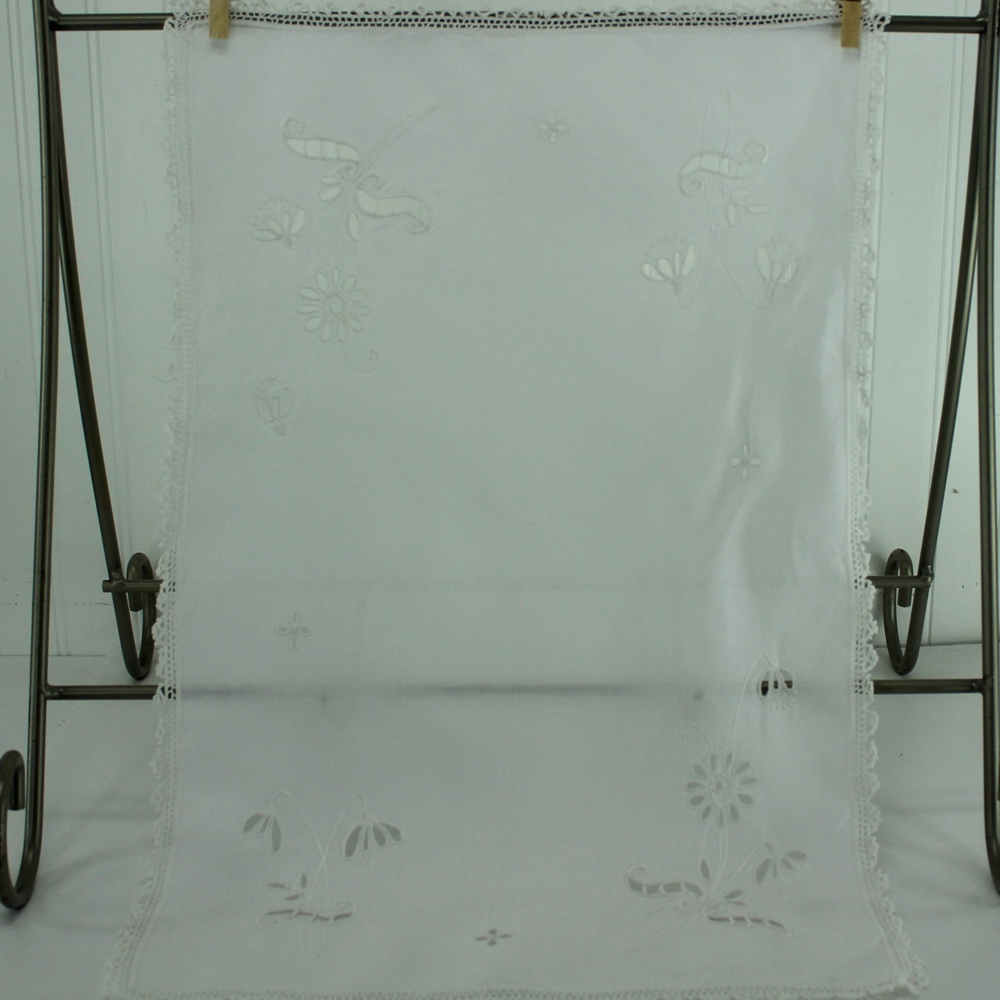 Elegant Cut Work Linen Table Center Runner Lace Edging