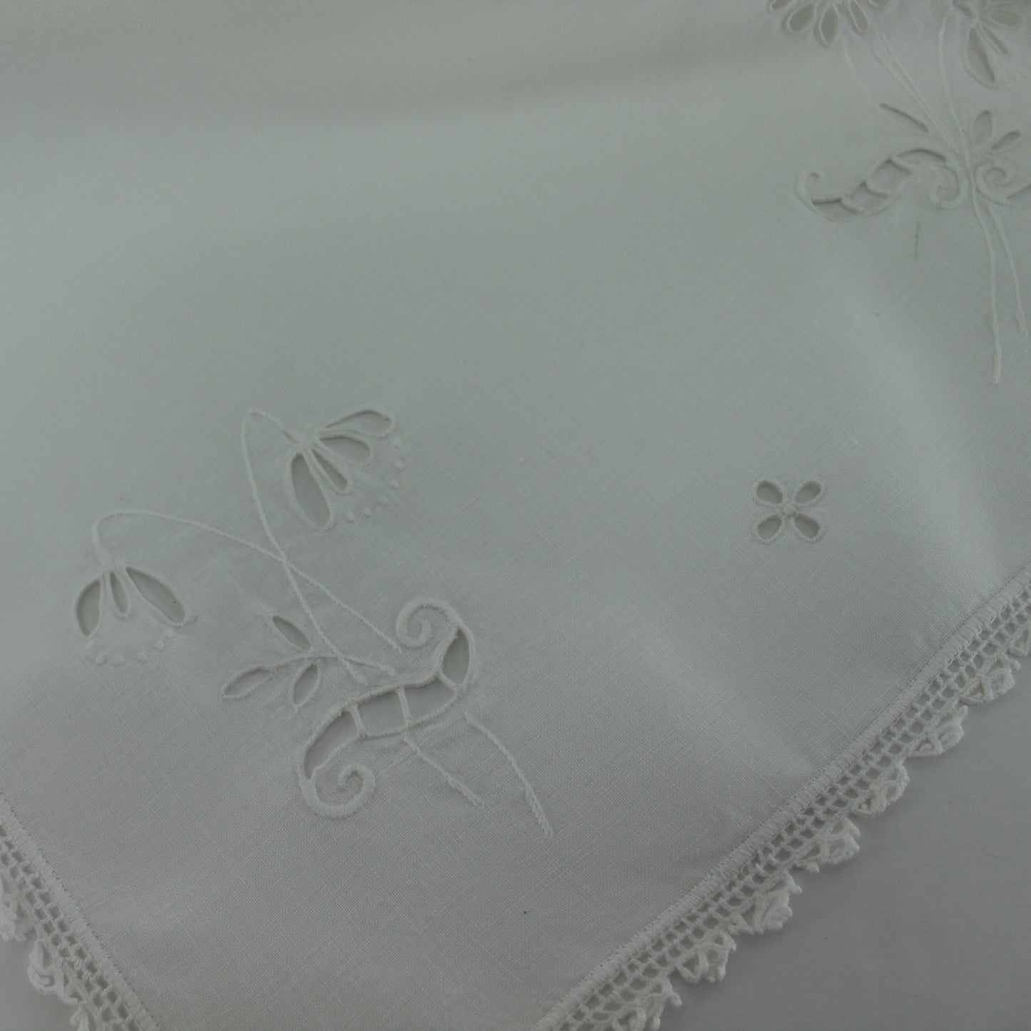 Elegant Cut Work Linen Table Center Runner Lace Edging hand made lace