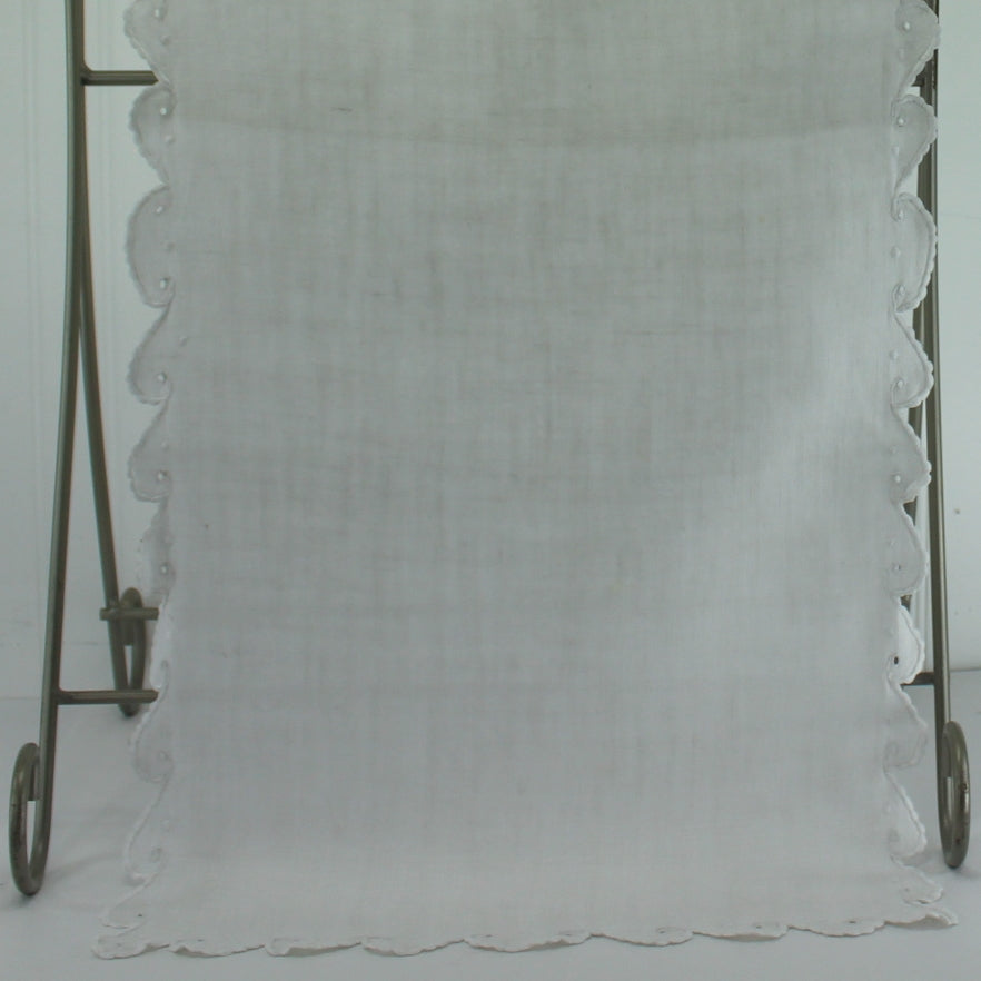 Heavy Linen Table Runner Cut Work Embroidered Edge Excellent Quality