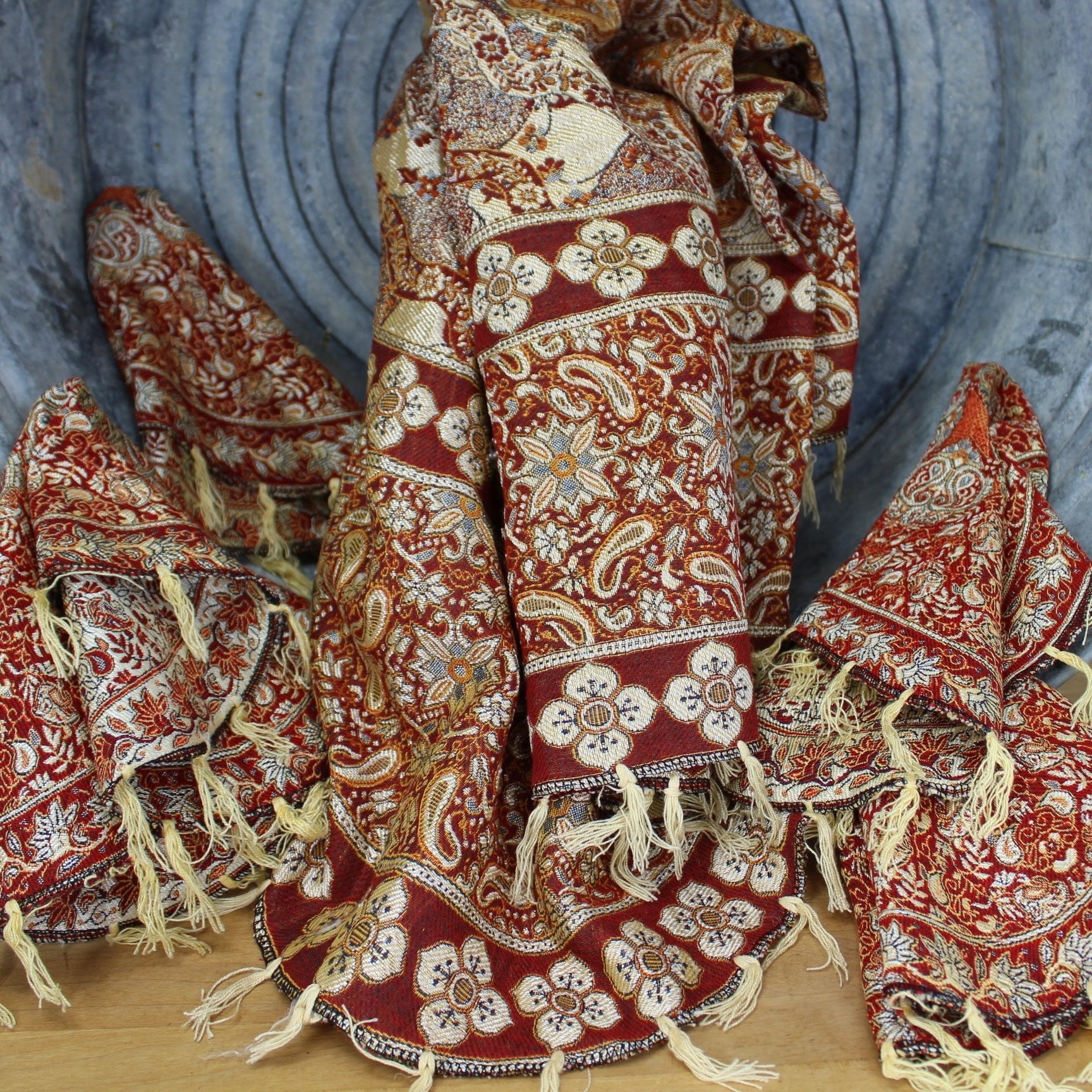 Jacquard Fringed Table Runner 4 Place Mats - Sienna Rust Ivory Paisley Ovals - Estate