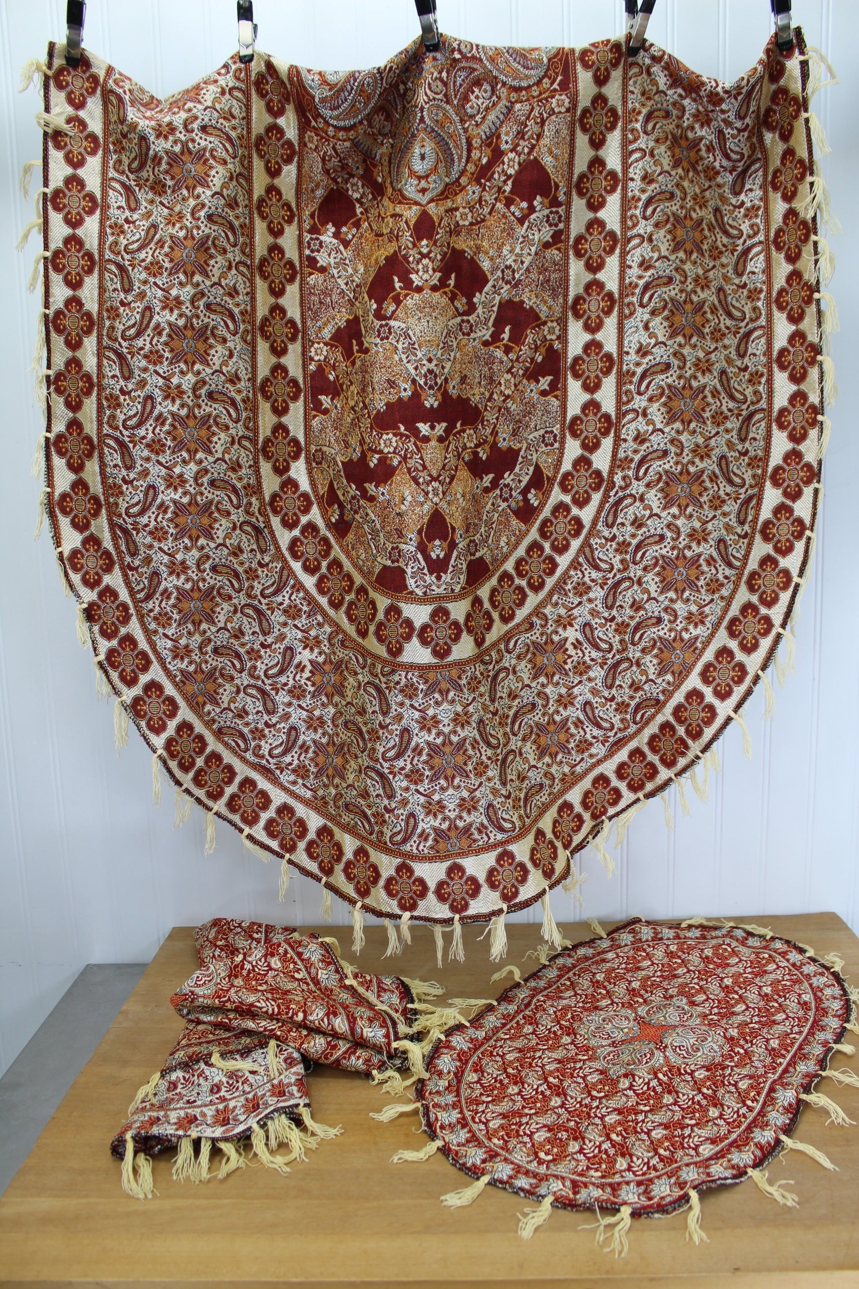 Jacquard Fringed Table Runner 4 Place Mats - Sienna Rust Ivory Paisley Ovals - Estate large sizes