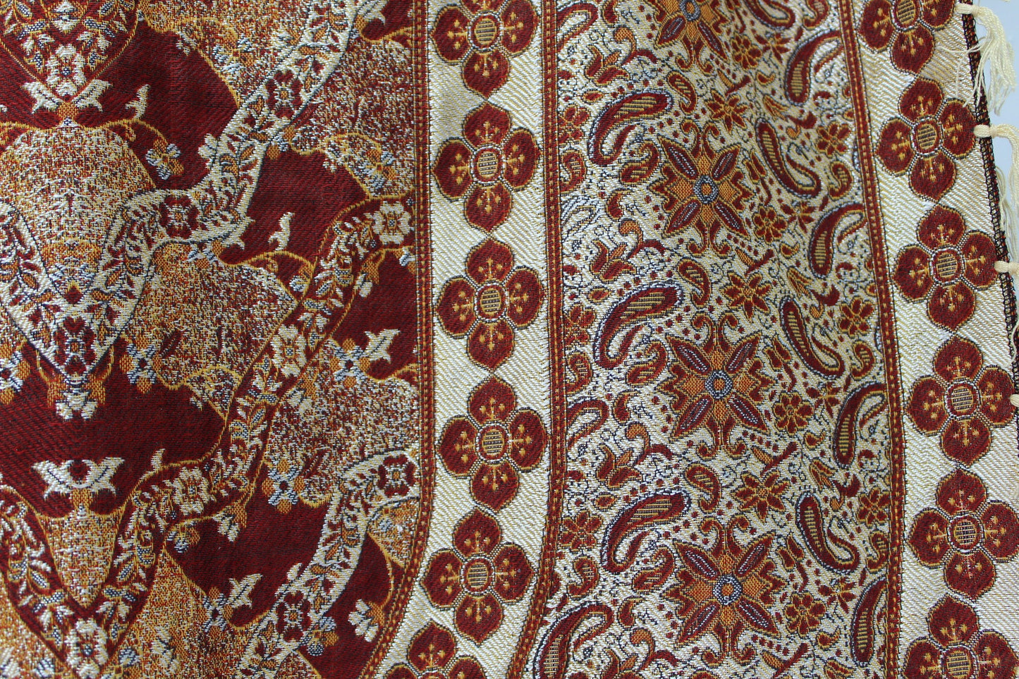 Jacquard Fringed Table Runner 4 Place Mats - Sienna Rust Ivory Paisley Ovals - Estate lovely fabric