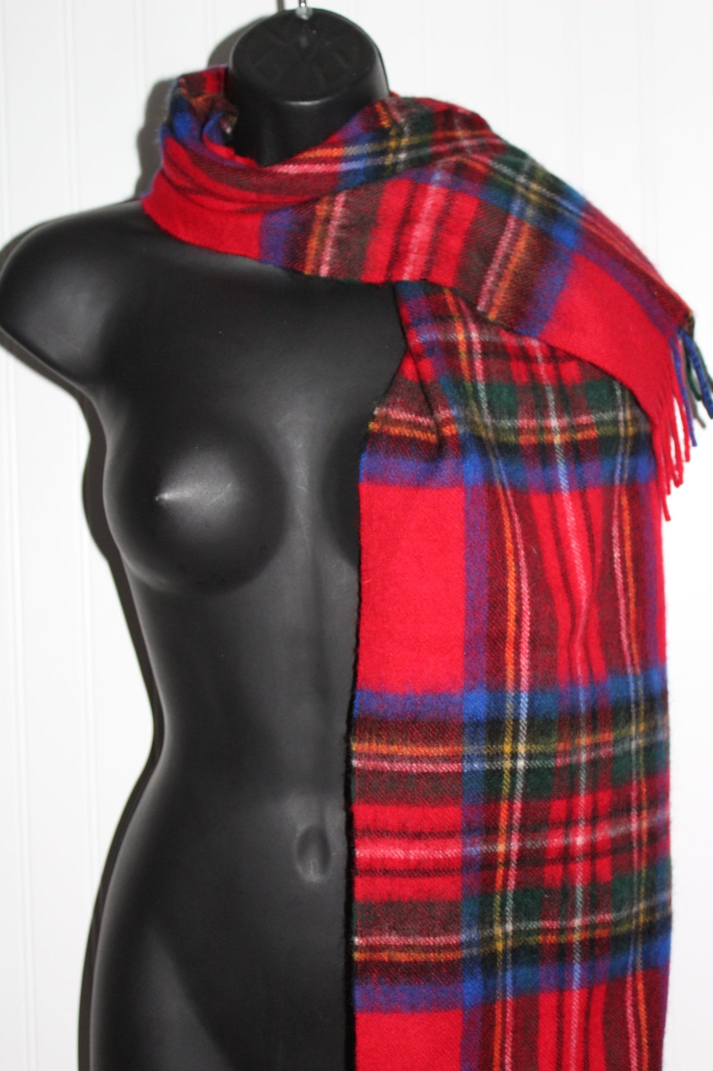 Fringed Scarf Lambswool Royal Stewart Red Plaid Tartan Scotland soft