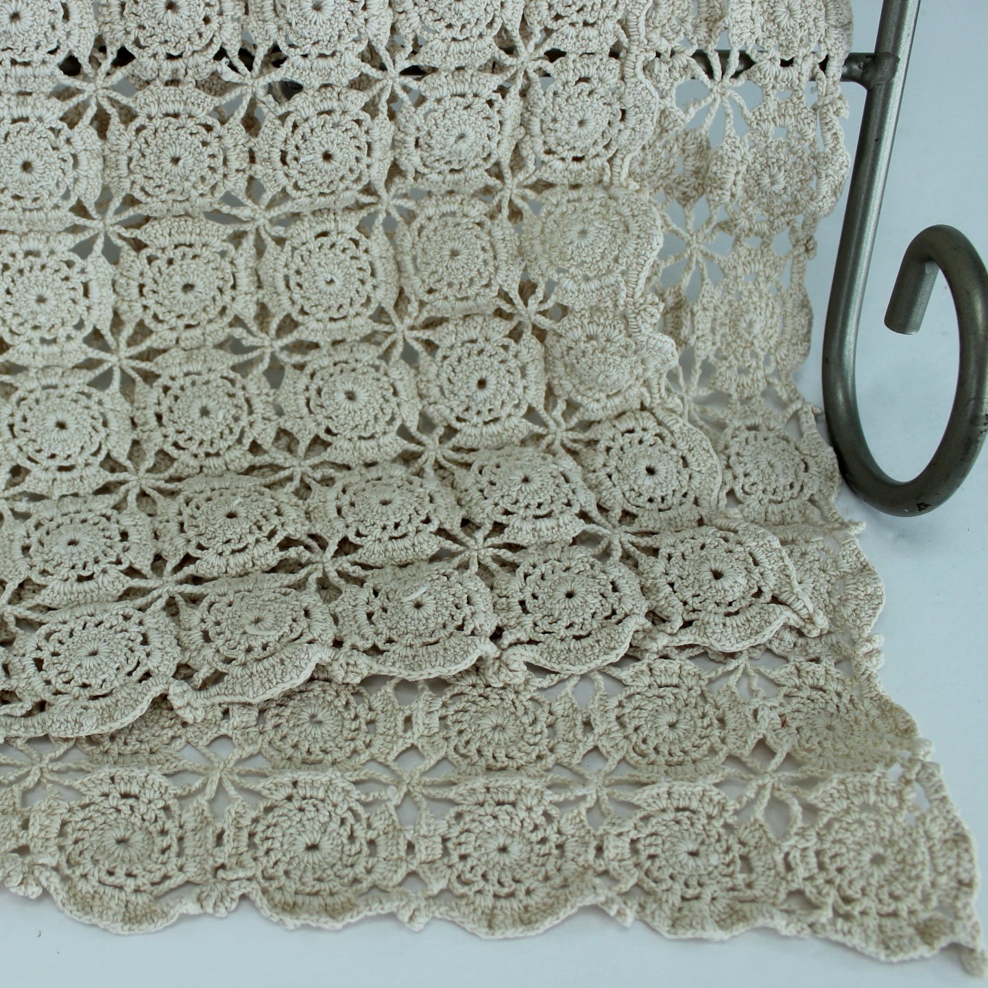 Cotton Fine Pattern Tablecloth Decor Item Heavy Well Crafted 36" Square great classic crochet table decor