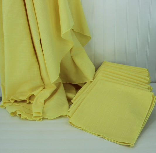 Large Oval EZ Care Tablecloth -10 Napkins - Blend No Iron Fabric