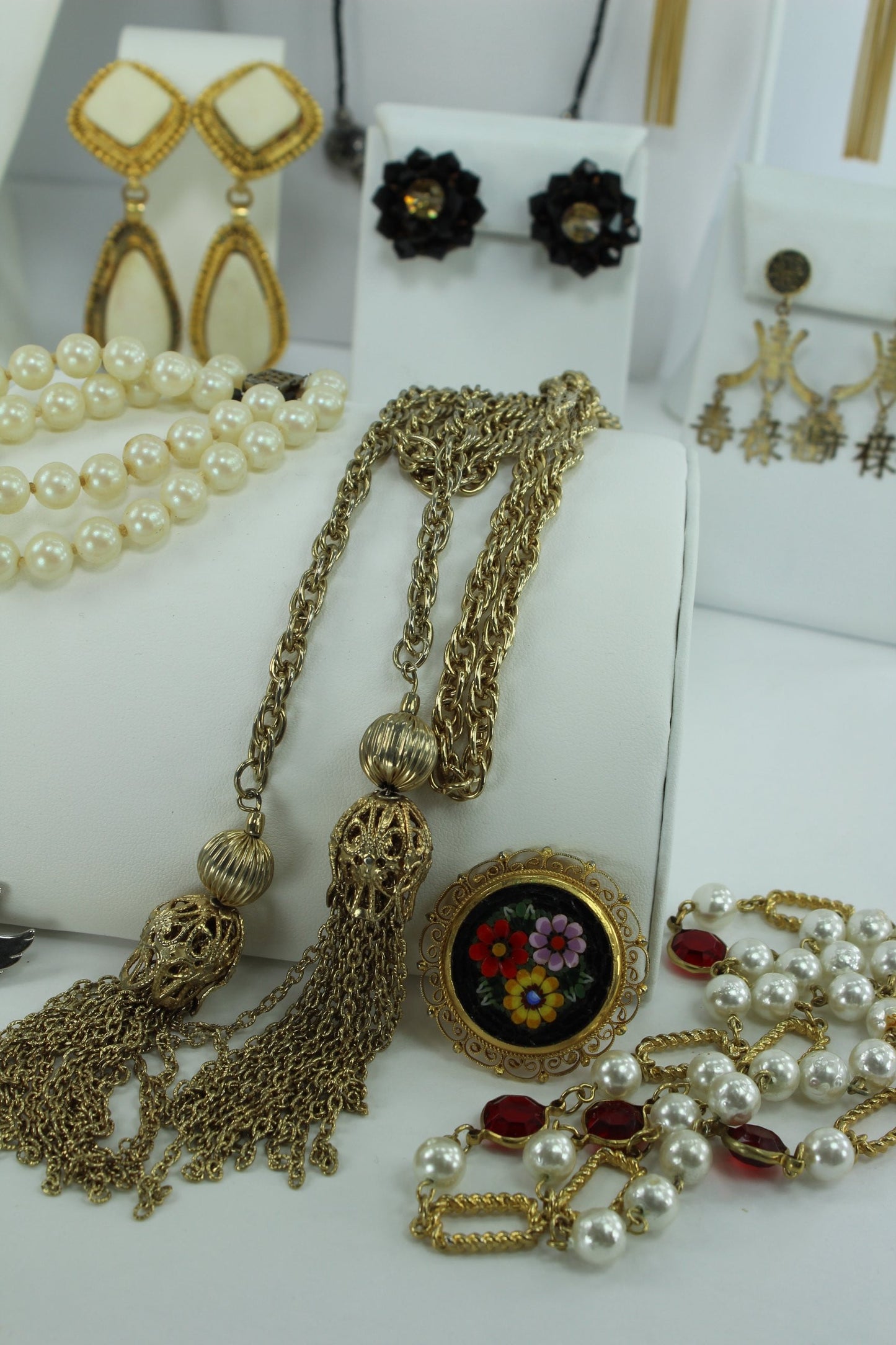 Exceptional Jewelry Lot 20 Pieces Unmarked Good Variety Earrings Necklaces Pins bracelet