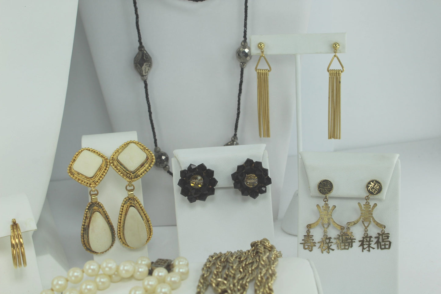 Exceptional Jewelry Lot 20 Pieces Unmarked Good Variety Earrings Necklaces Pins italy