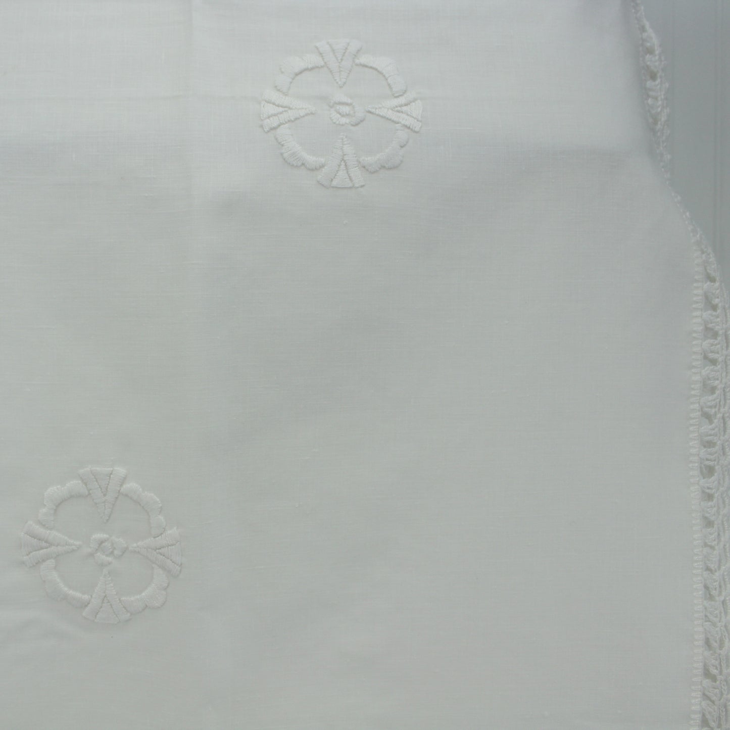 Elegant White Linen Tablecloth Unusual Embroidery Crochet Edging 57" X 47 1/2" bold design