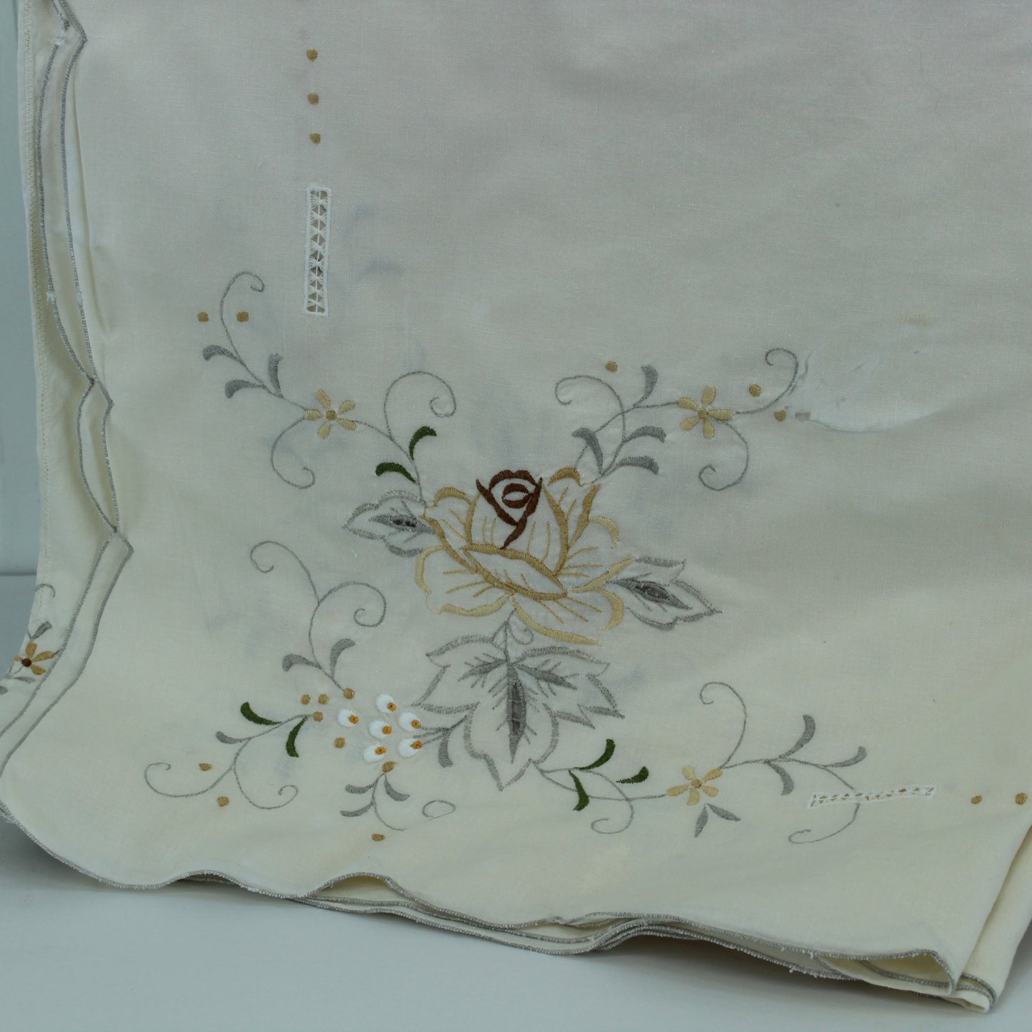 Huge Bone Cotton Tablecloth 10 Napkins Grey Caramel Embroidered 10 Napkins 65" X 132" very nice embroidery neutral colors