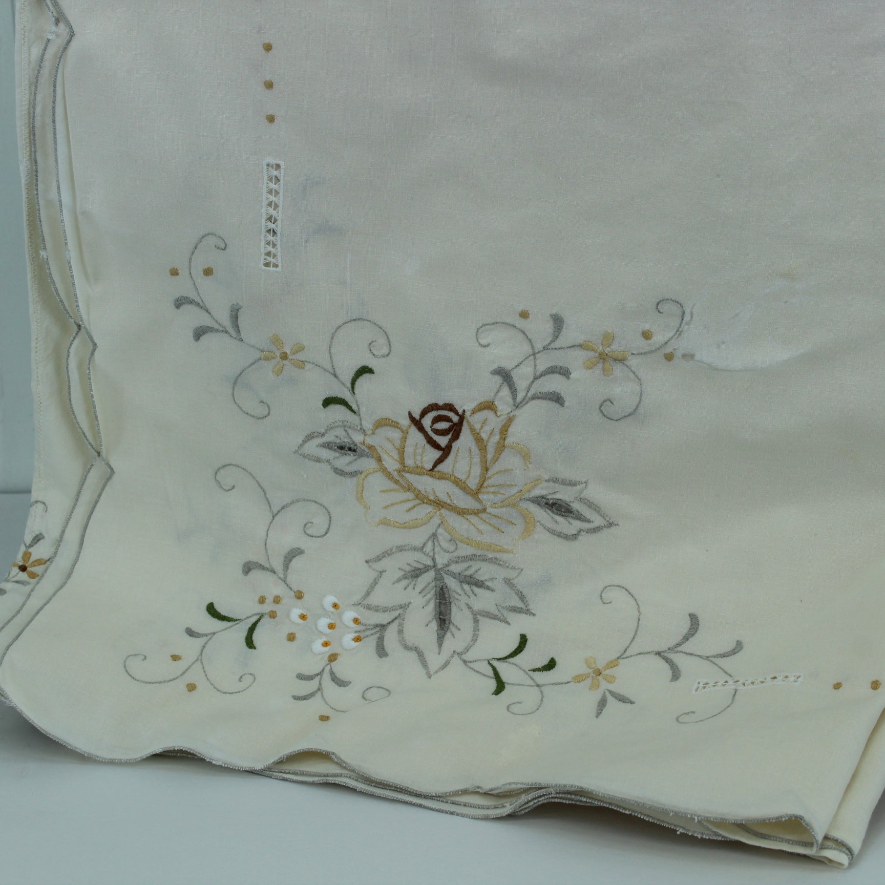 Huge Bone Cotton Tablecloth 10 Napkins Grey Caramel Embroidered 10 Napkins 65" X 132" very nice embroidery neutral colors
