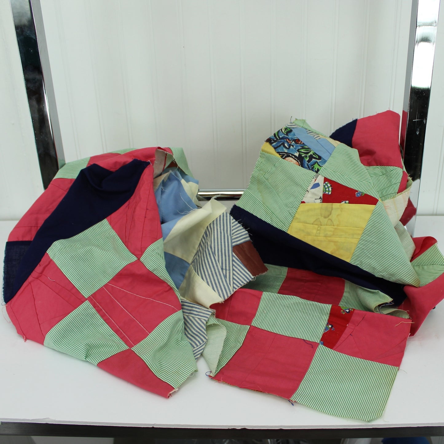 Quilt Collectible Pieces Unfinished 1950s Newspaper Template Don Faurot Missouri Hall Fame overview photo of piece showing cotton variety