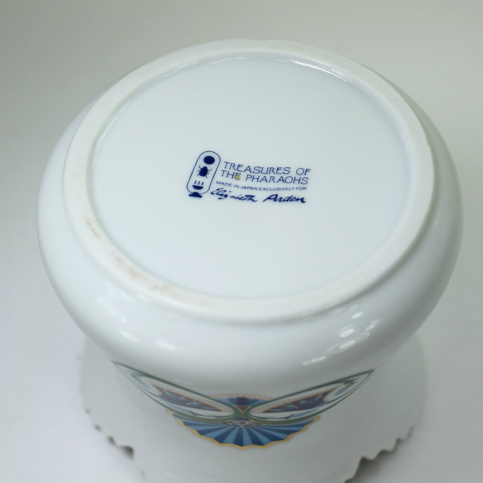 Eliz Arden 1982 Treasures of Pharaohs Eliz Arden Lidded Jar Egyptian Design stamped on bottom