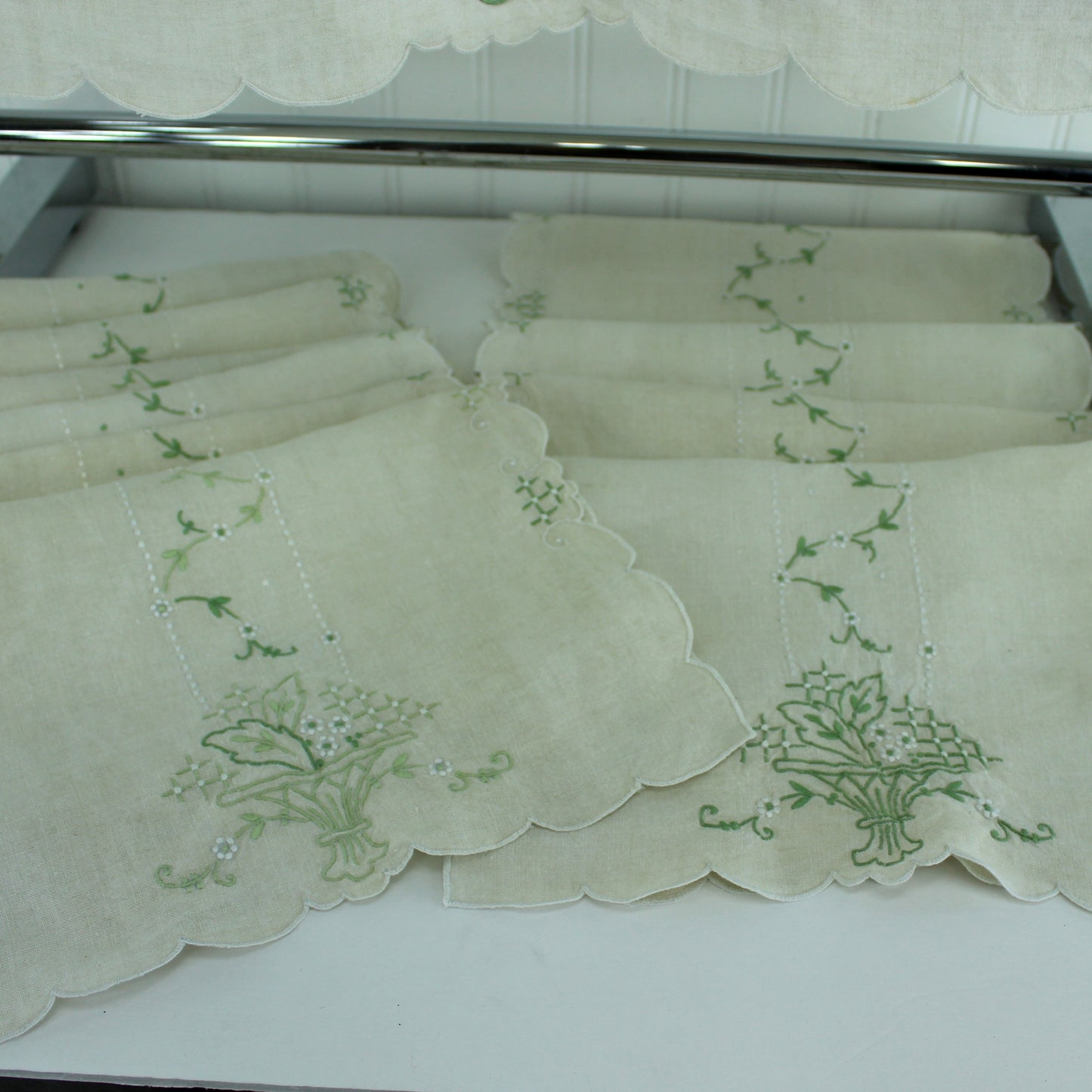 Lunch for 12 Natural Linen Table Runner 12 Place Mats Green Exquisite Embroidery lighter color 1 mat