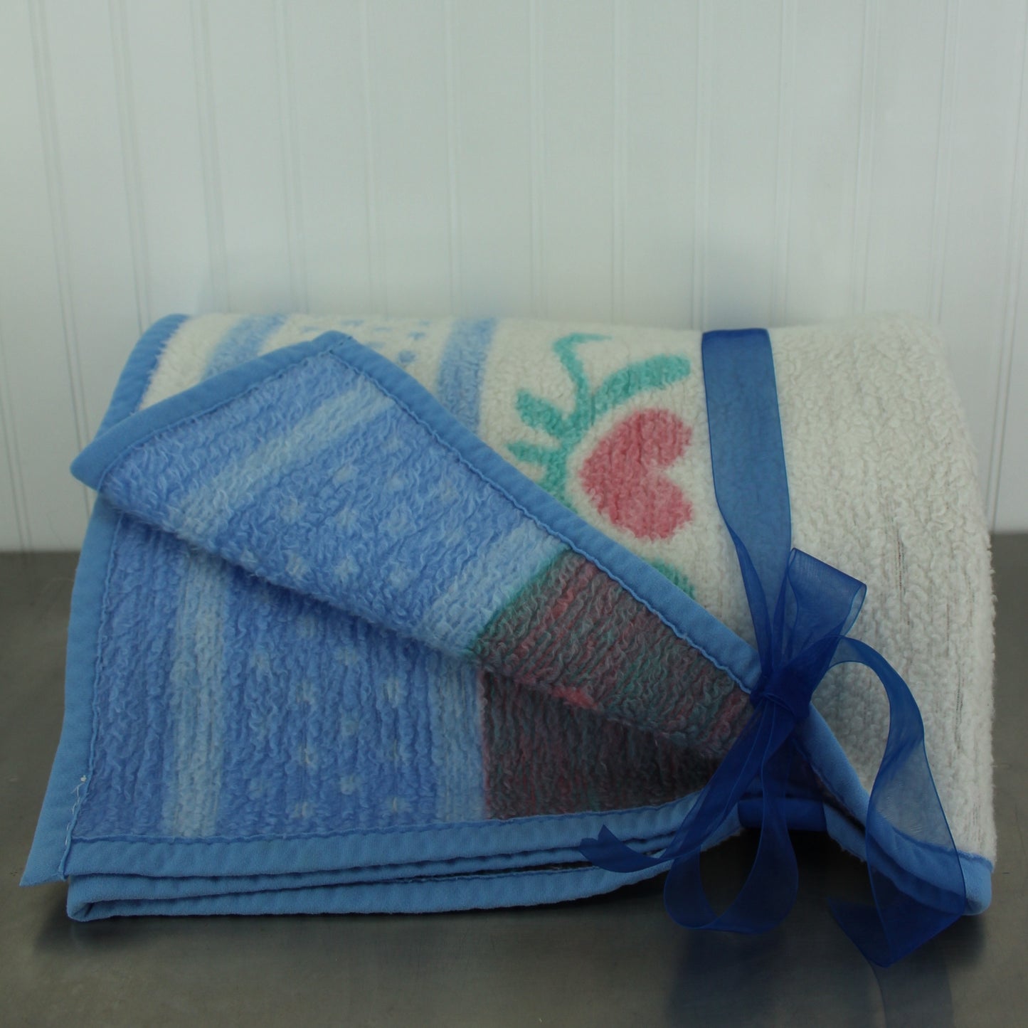 Biederlack Acrylic Blend Throw Blanket - Pastels reversible Cottage House Hearts vintage