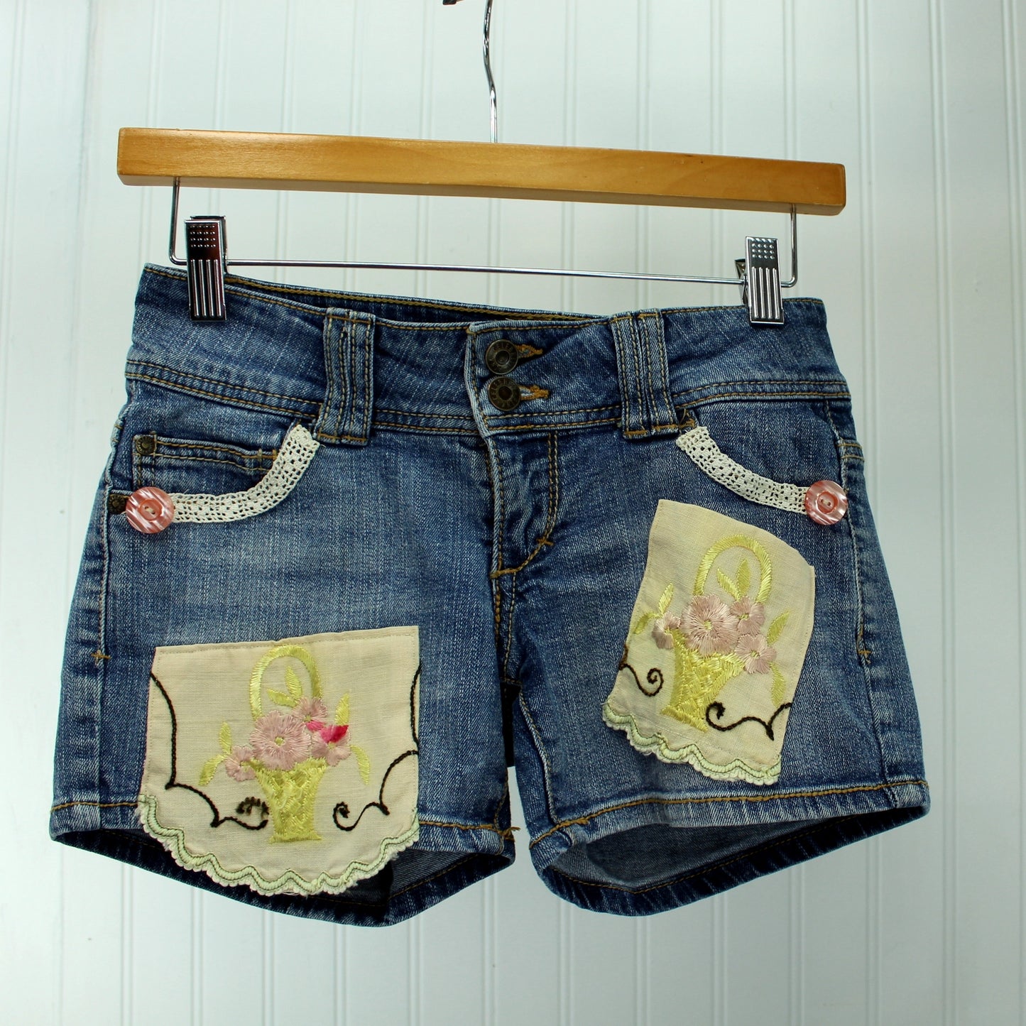 Celebrity Pink Denim Short Low Rise Jeans Patzi Design Enhanced Embroidery