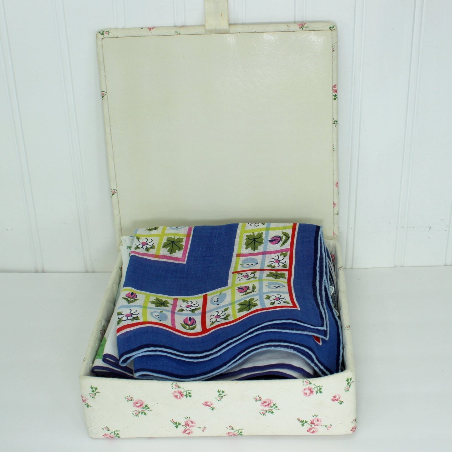 Lot 22 Handkerchiefs Blue Theme MCM Handkerchief Box DIY Clothing Crafts 22 hankies in box