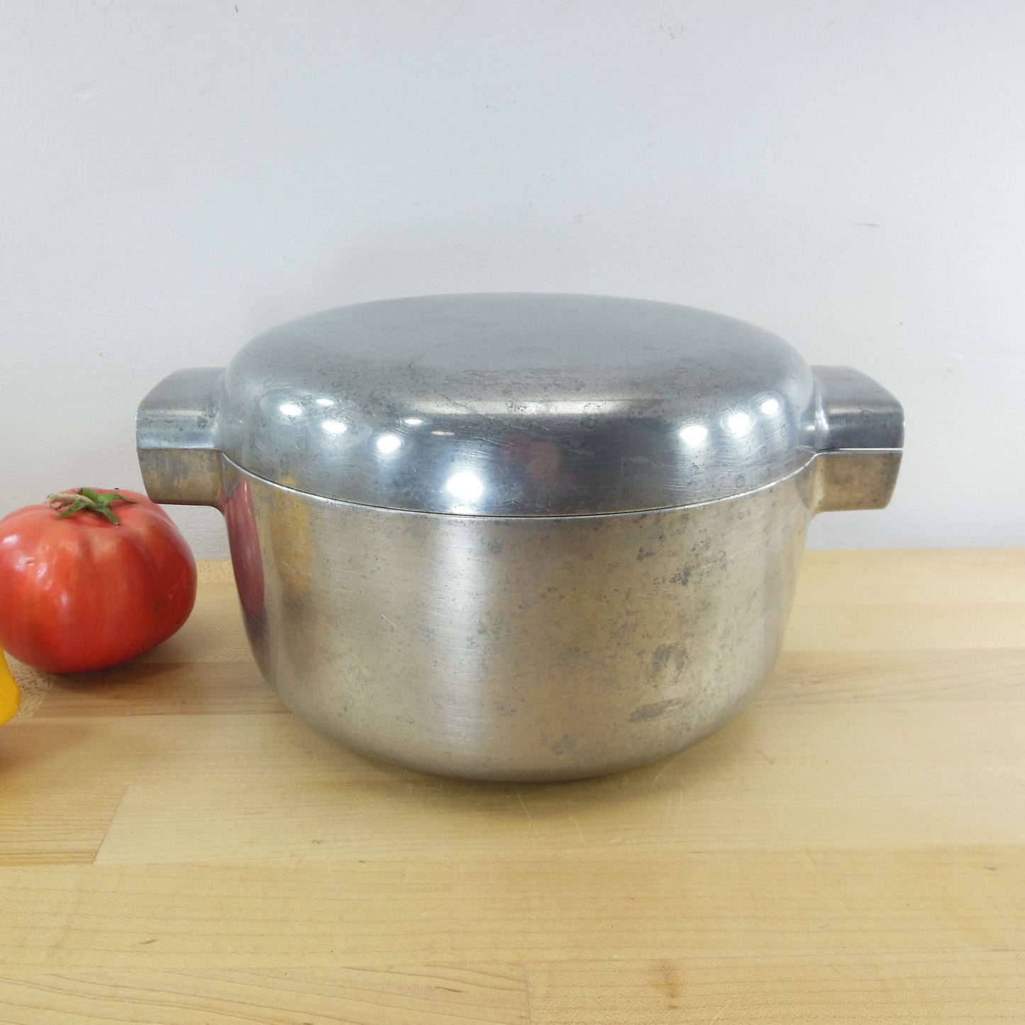 Copco Japan Michael Lax Aluminum 802 2-1/2 Quart Dutch Oven
